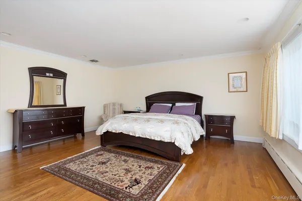 $2,888,000 | 1 Somerset Drive North, Great Neck, NY 11020