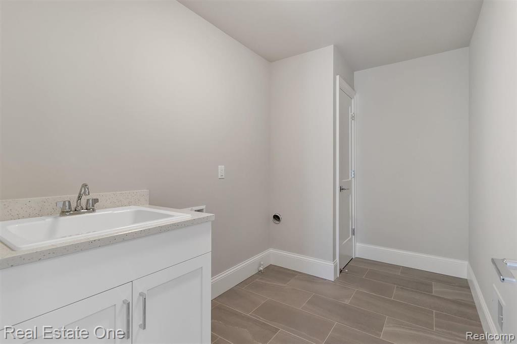 279 West Tienken Road Rochester Hills, MI 48306 - Photo 28 of 43