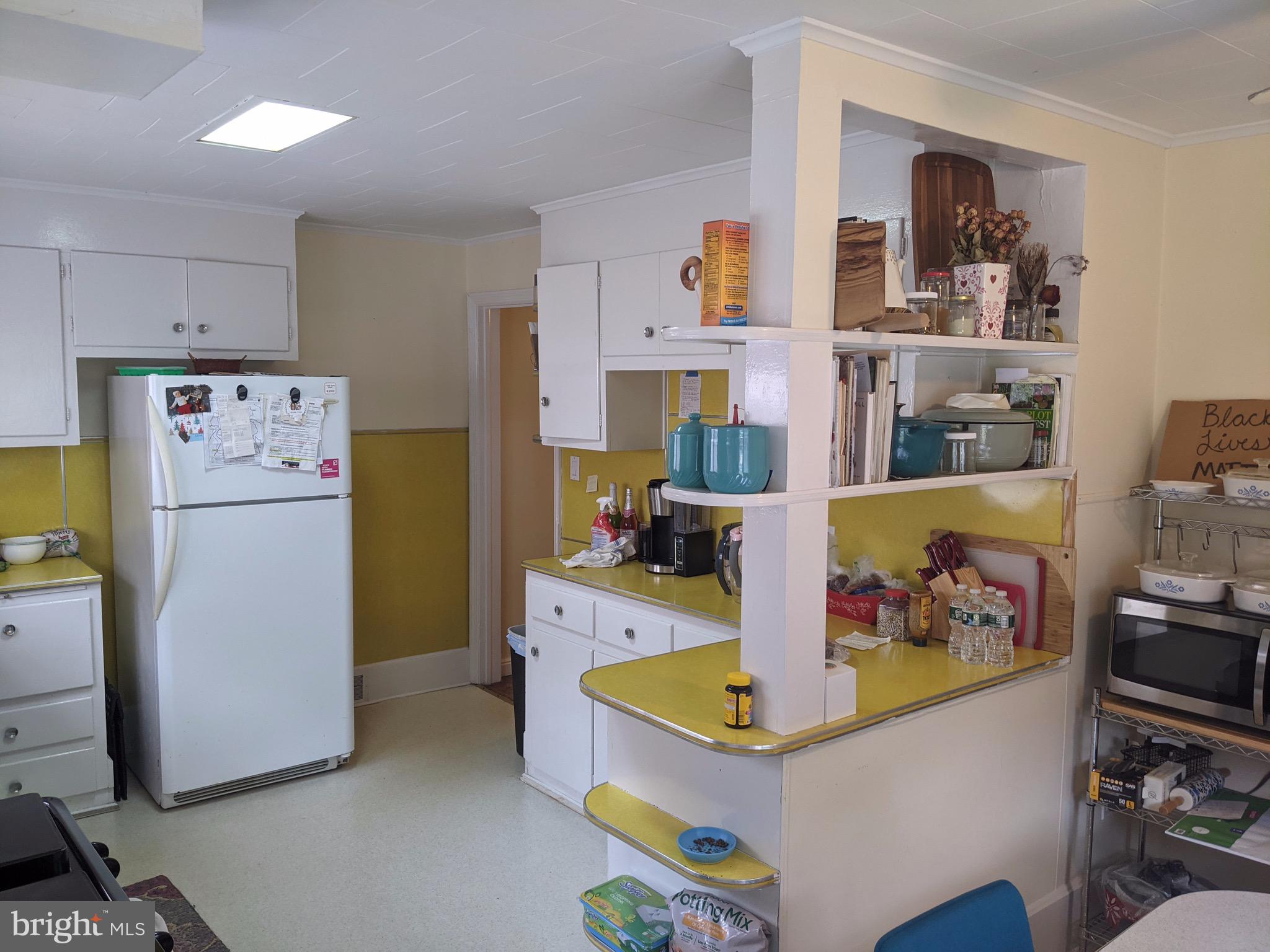 2406 Nottingham Way Hamilton, NJ 08619 - Photo 5 of 27 Gallery Image 5