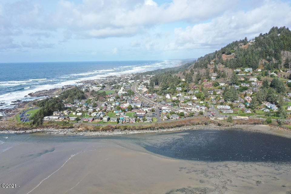 17 Shell Street Yachats, OR 97498 - Photo 60 of 63 Yachats Bay, village and coast (drone)