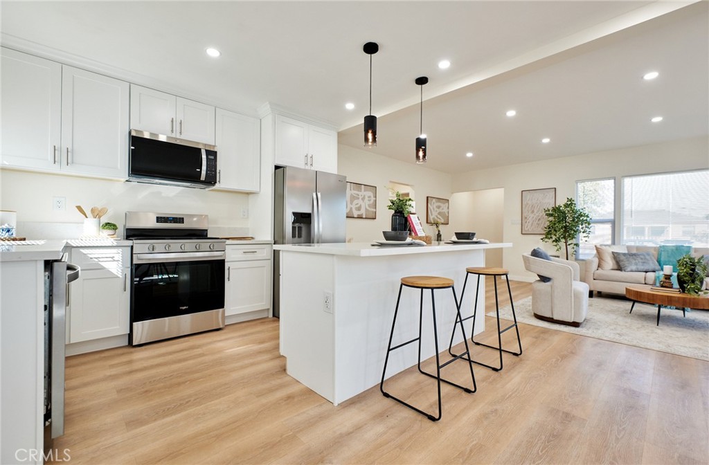 246 Doris Avenue Oxnard, CA 93030 - Photo 2 of 23