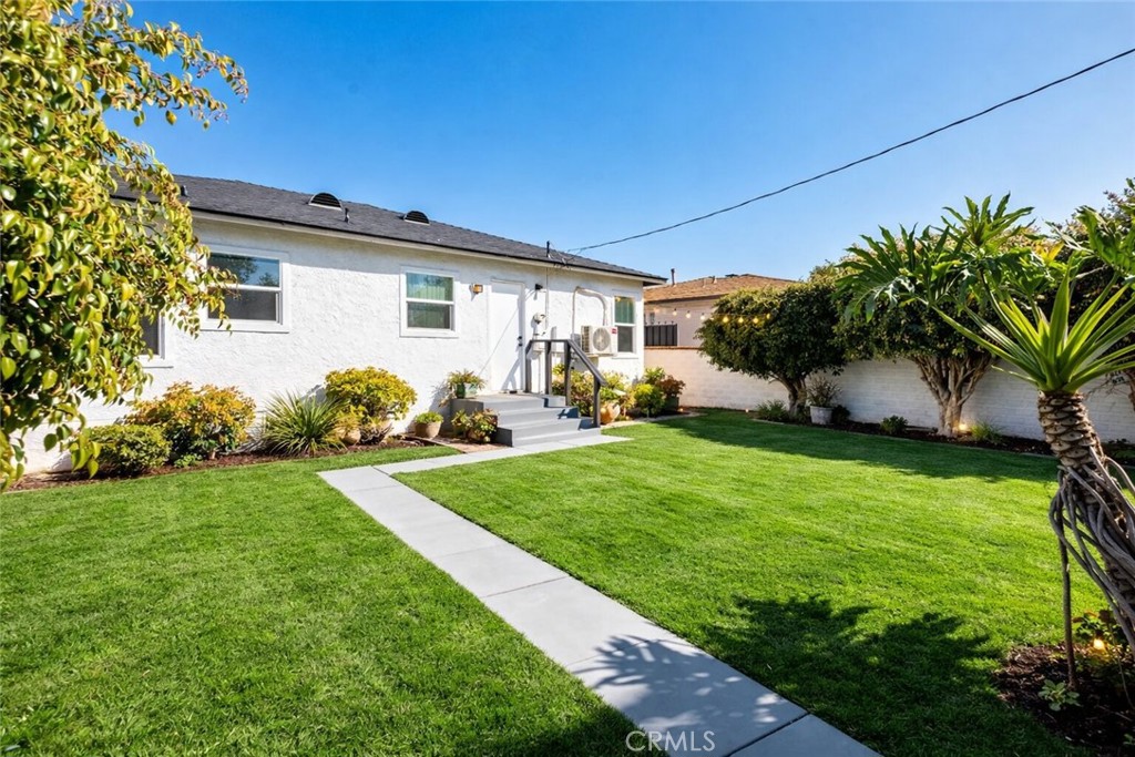 246 Doris Avenue Oxnard, CA 93030 - Photo 4 of 23