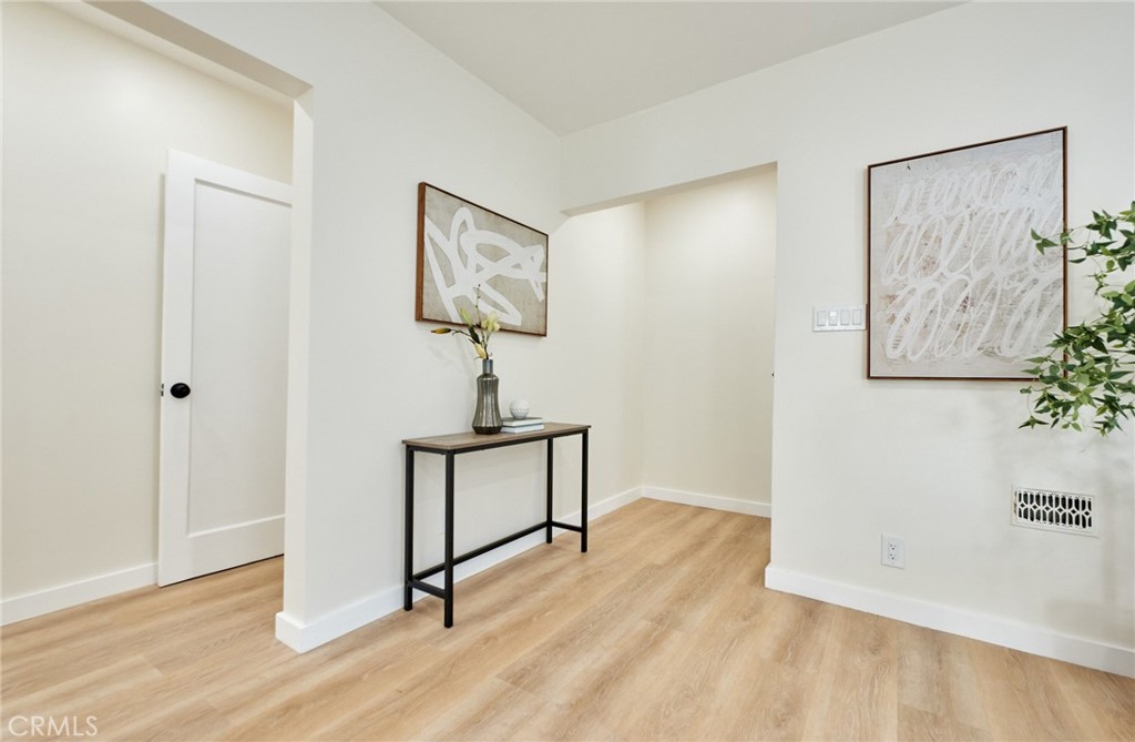 246 Doris Avenue Oxnard, CA 93030 - Photo 8 of 23