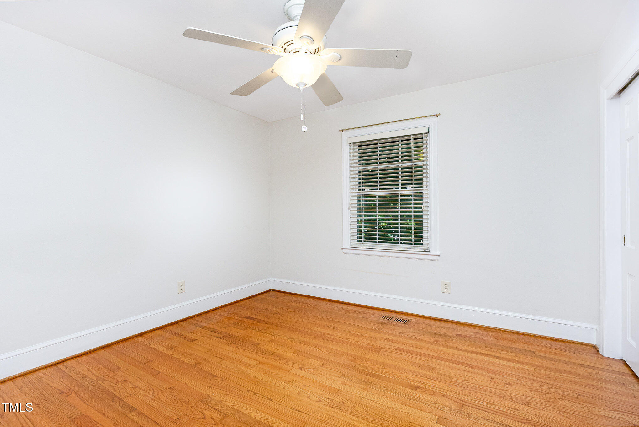 2133 Ridge Road Raleigh, NC 27607 - Photo 19 of 22 016_cj4a6258-edit_320