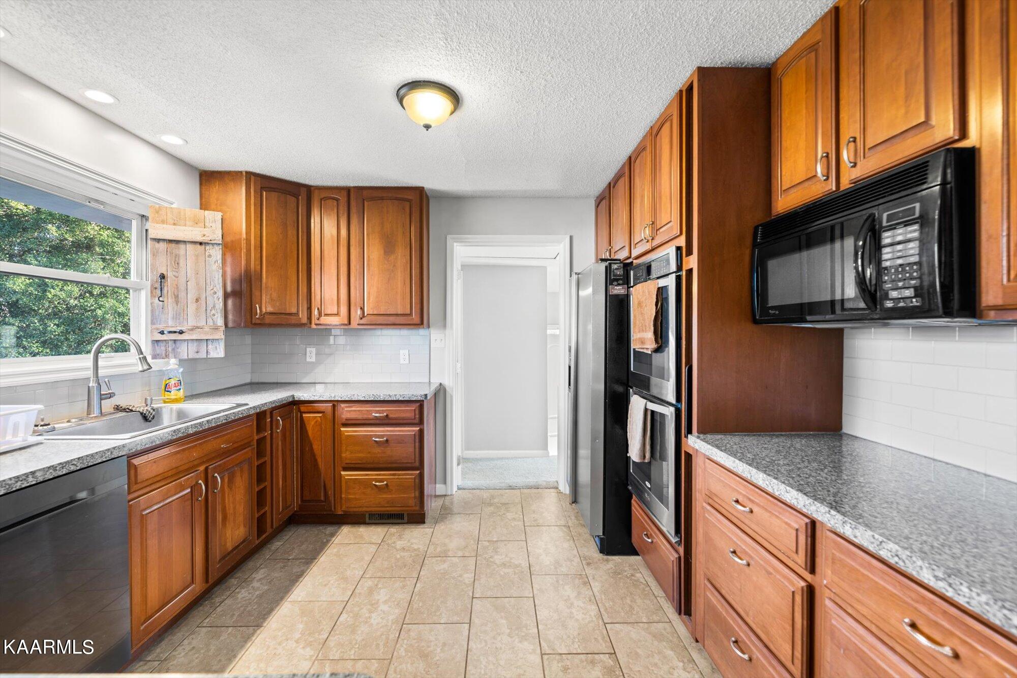 09-3110-Cross-Valley-Rd-Knoxville-TN-9