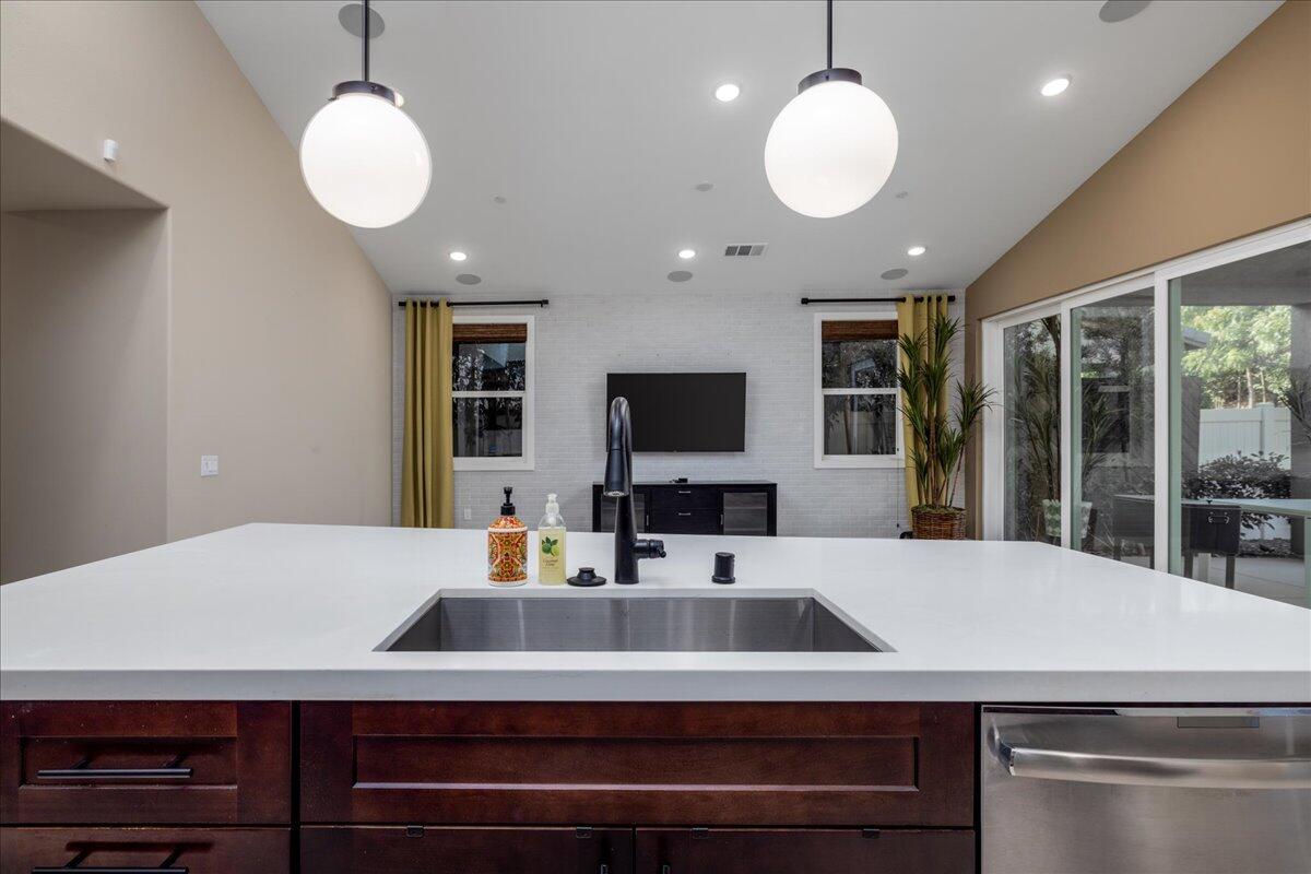 1514 Overpark Lane Beaumont, CA 92223 - Photo 15 of 76 18-Kitchen