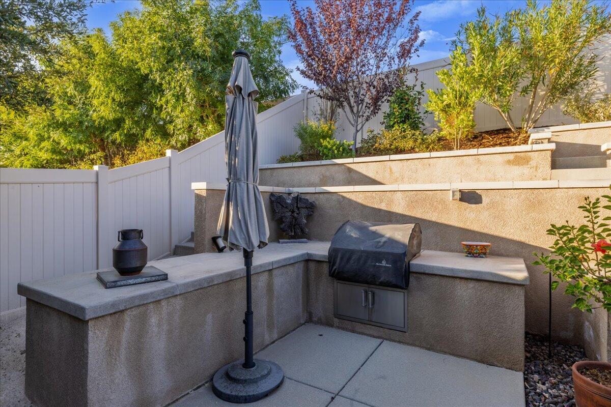 1514 Overpark Lane Beaumont, CA 92223 - Photo 31 of 76 a view of outdoor space and sink