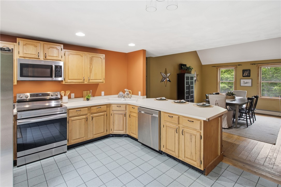 519 Hazard Road West Greenwich, RI 02817 - Photo 4 of 31