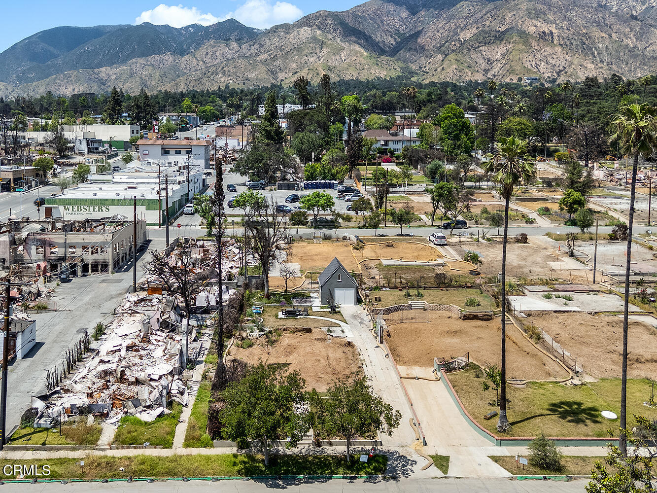 925 Beverly Way Altadena, CA 91001 - Photo 2 of 20 a view of a city