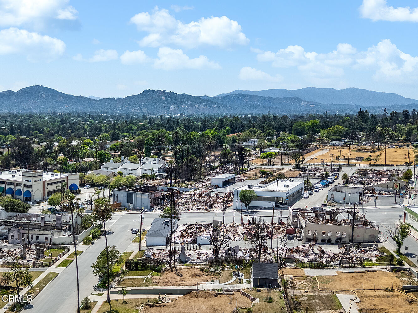 925 Beverly Way Altadena, CA 91001 - Photo 8 of 20 a view of a city