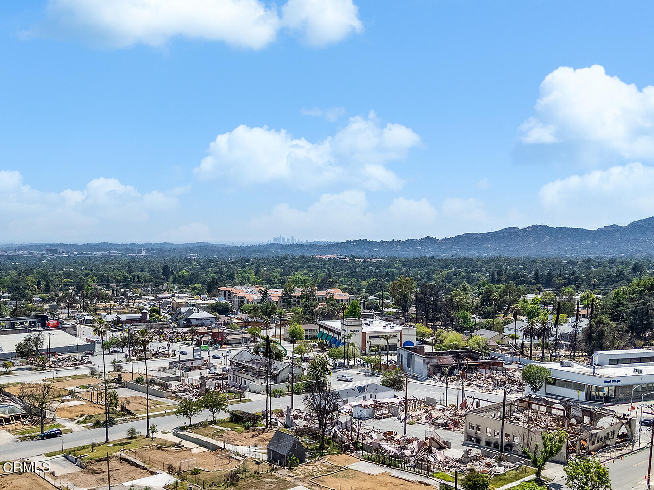 925 Beverly Way Altadena, CA 91001 - Photo 10 of 20 a view of a city