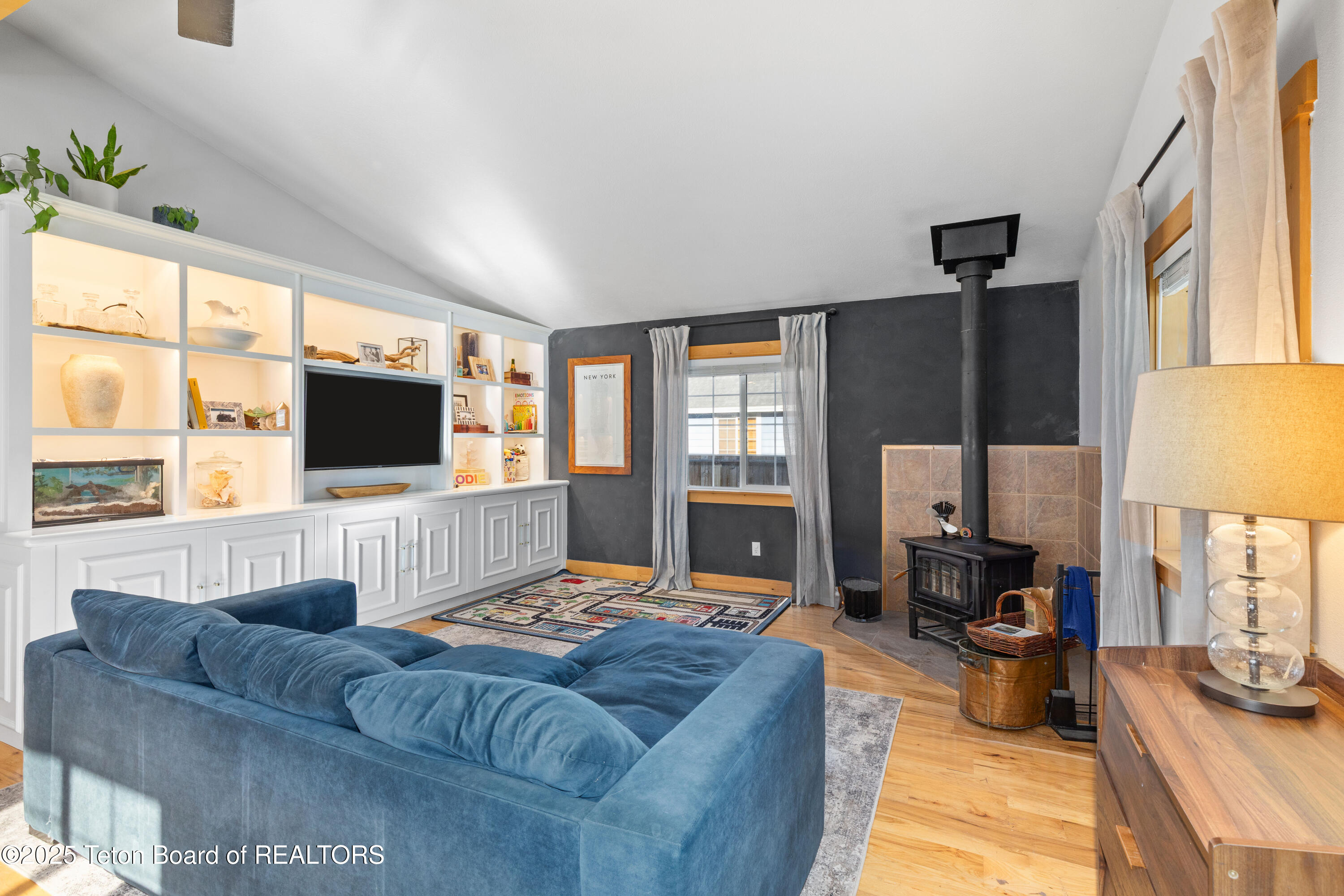 852 Streamside Street Driggs, ID 83422 - Photo 6 of 30 Living room