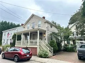 $3,200 | 15 Chestnut Street, Newport, RI 02840
