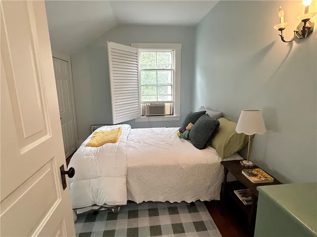 $3,200 | 15 Chestnut Street, Newport, RI 02840