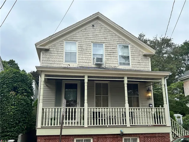 $3,200 | 15 Chestnut Street, Newport, RI 02840
