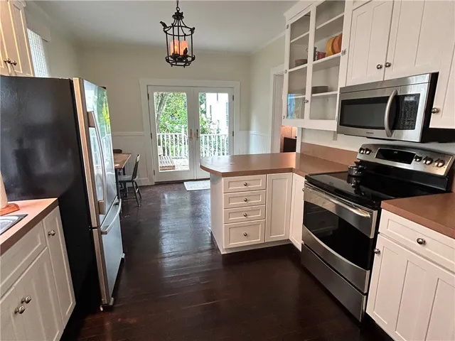 $3,200 | 15 Chestnut Street, Newport, RI 02840