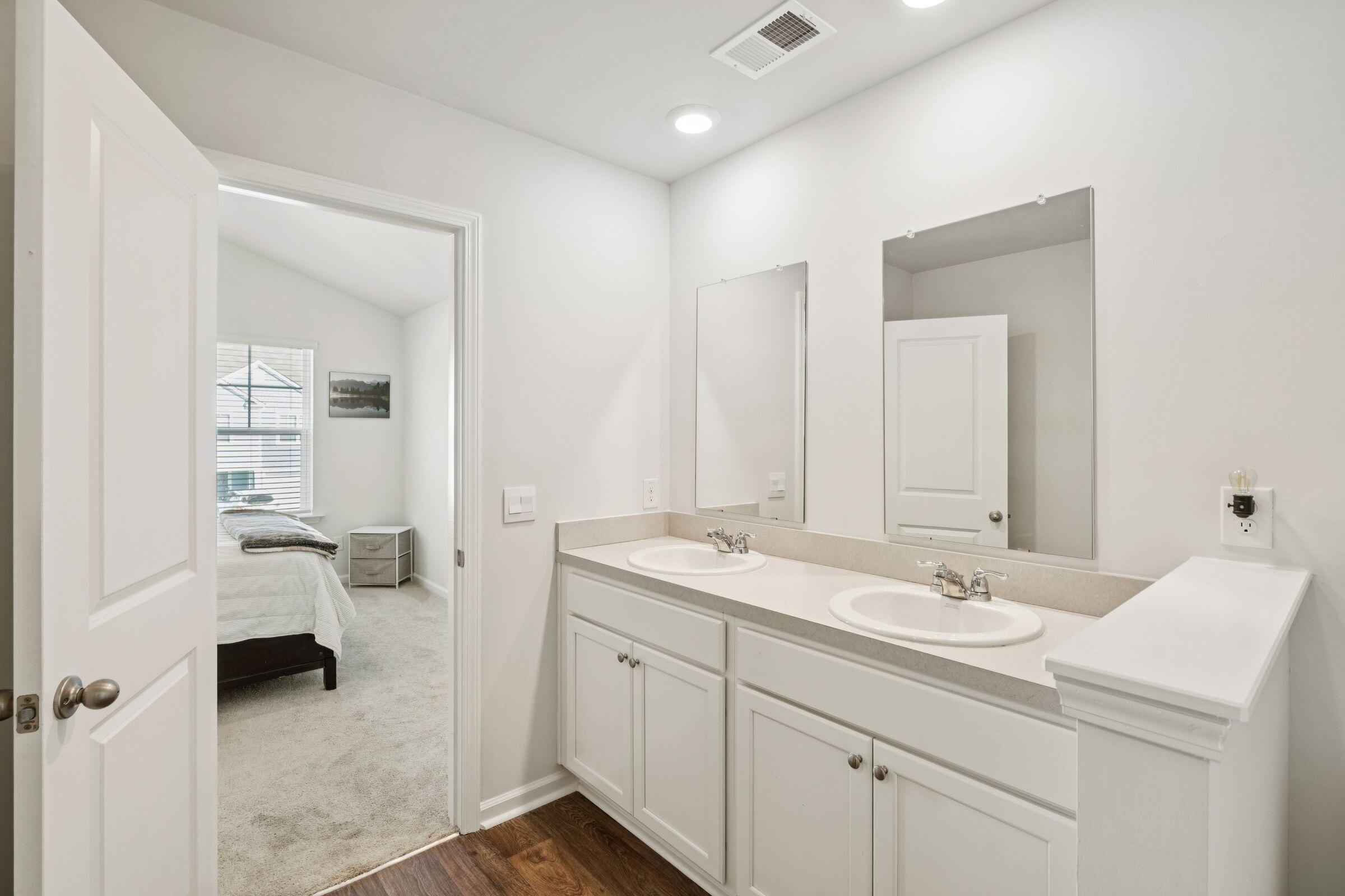 134 Orchid Bloom Circle Moncks Corner, SC 29461 - Photo 27 of 42 134OrchidBloom-KeenEyeMarketing-034