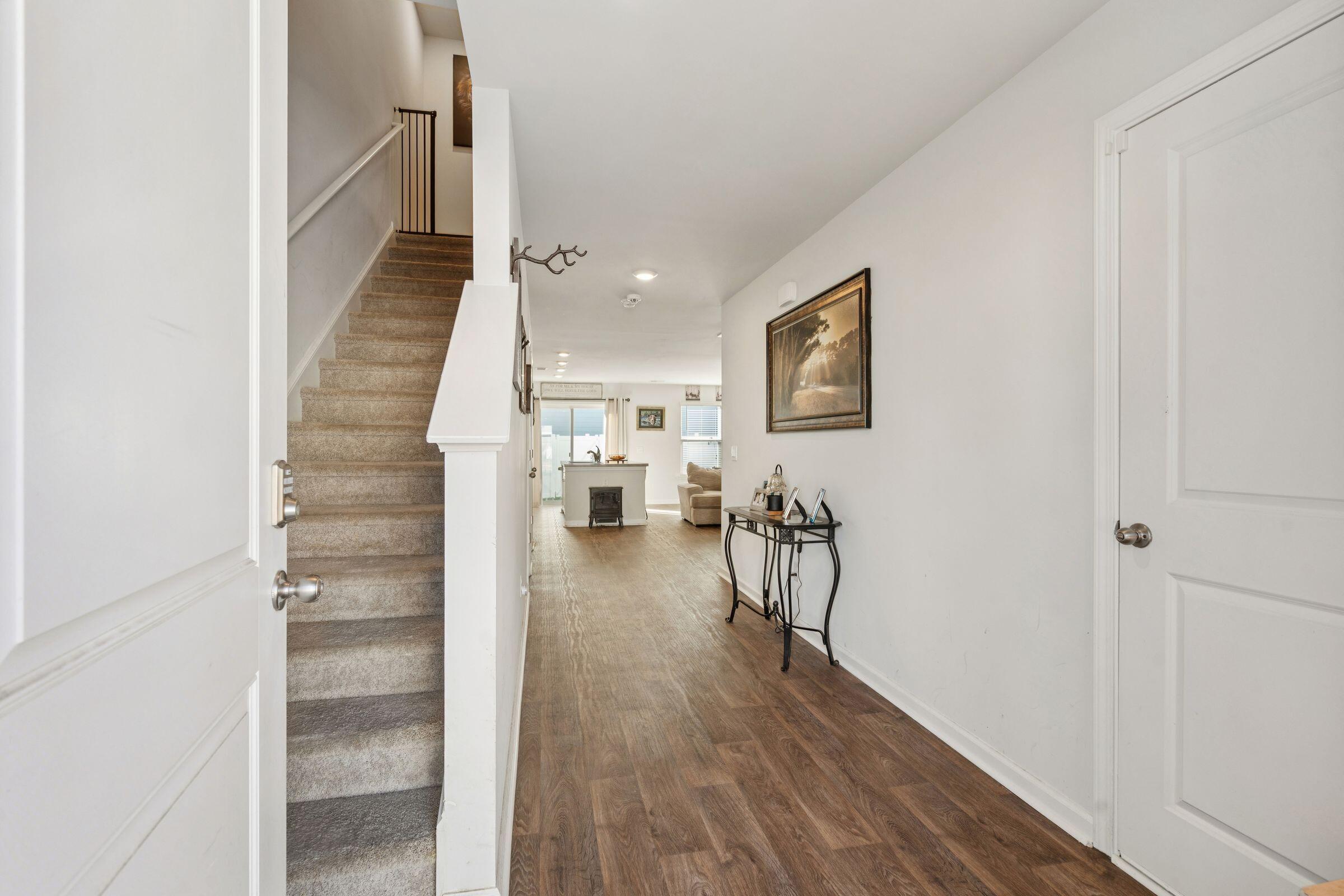 134 Orchid Bloom Circle Moncks Corner, SC 29461 - Photo 7 of 42 134OrchidBloom-KeenEyeMarketing-011