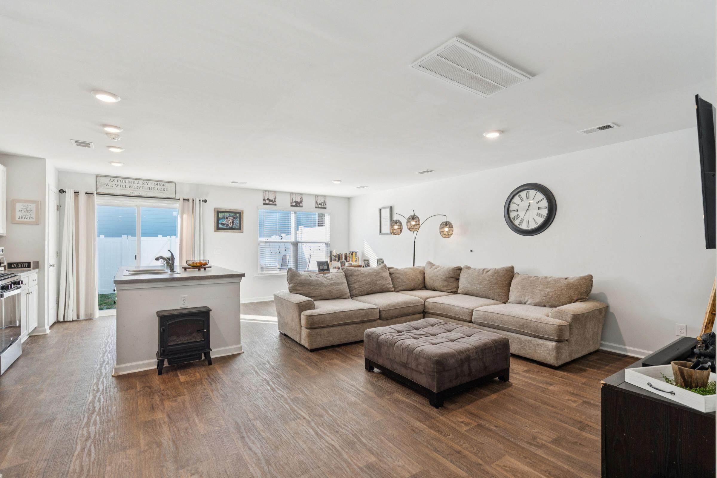 134 Orchid Bloom Circle Moncks Corner, SC 29461 - Photo 9 of 42 134OrchidBloom-KeenEyeMarketing-014