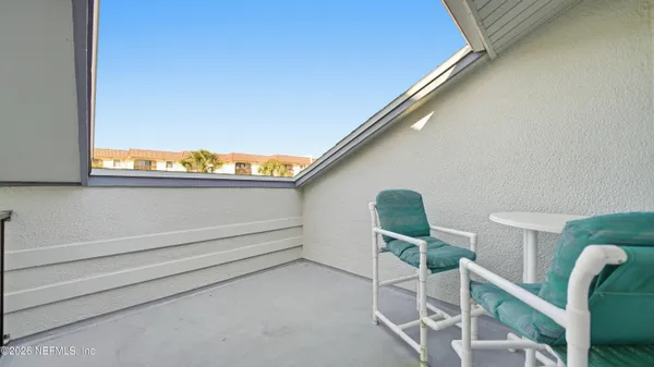 a view of entryway and hall