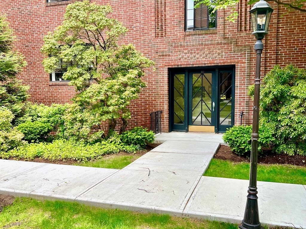 110 Sewall Avenue, Unit 1, Brookline, MA 02446 Compass