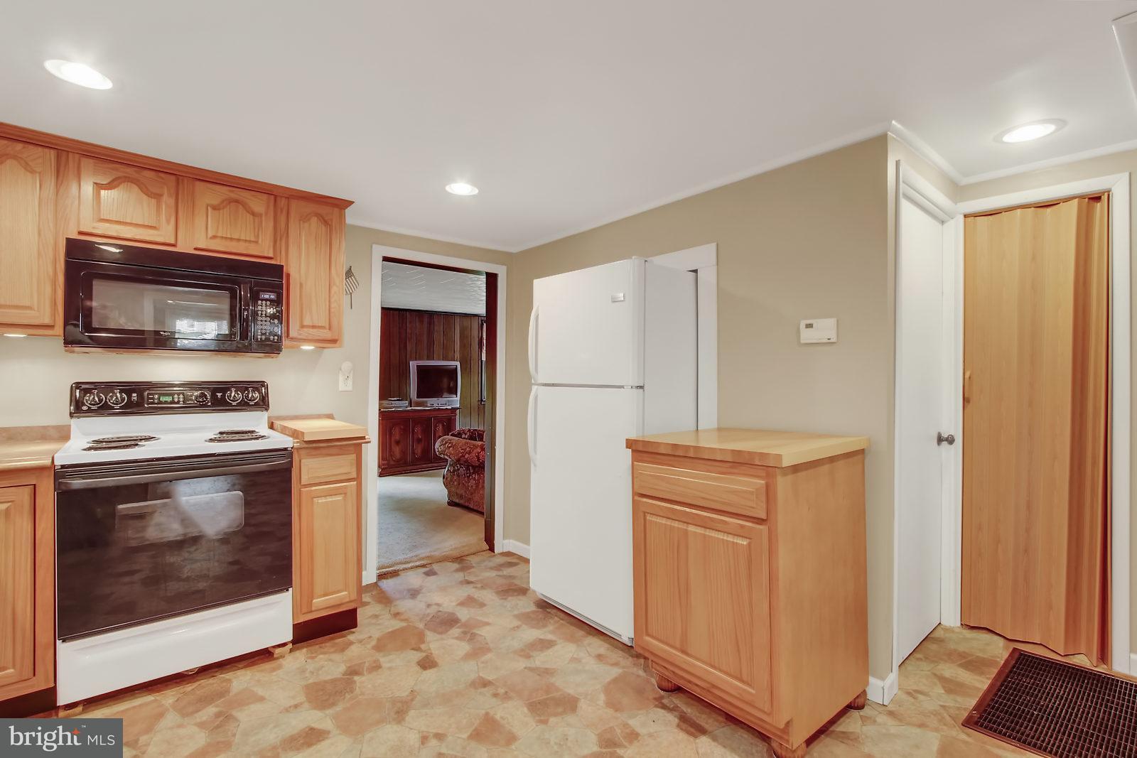 5194 Lehman Road Spring Grove, PA 17362 - Photo 8 of 25