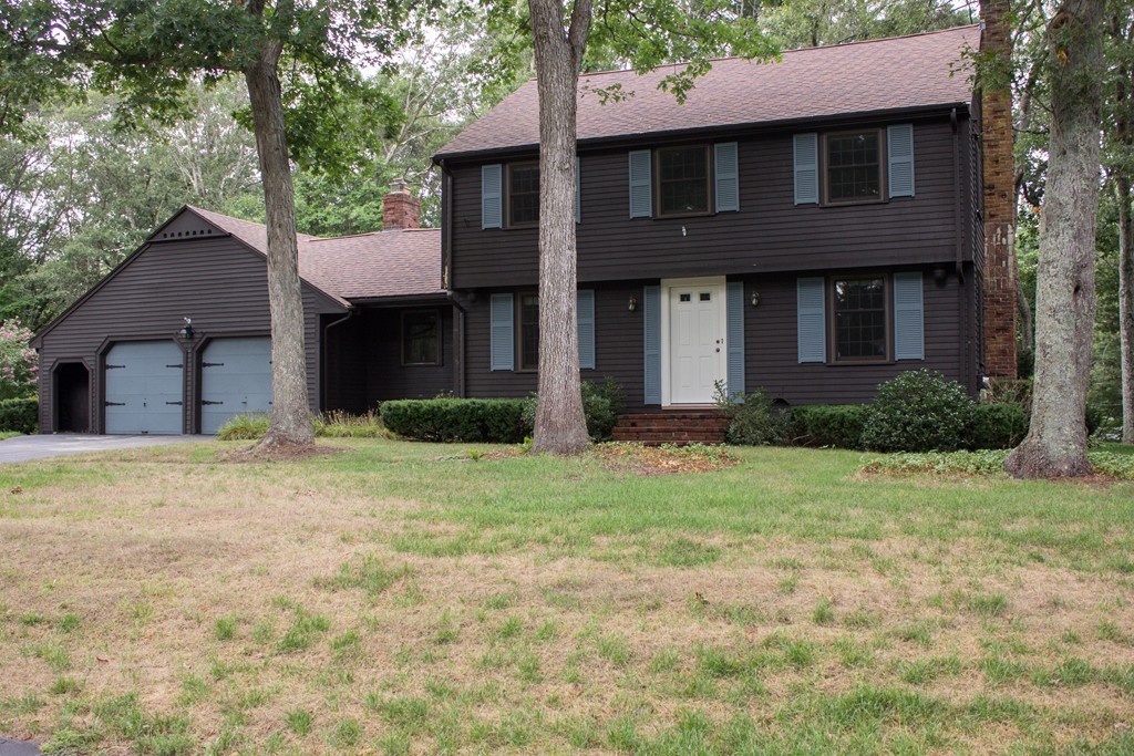 13 Emerson Road Medfield, MA 02052 - Photo 1 of 19 Gallery Image 1