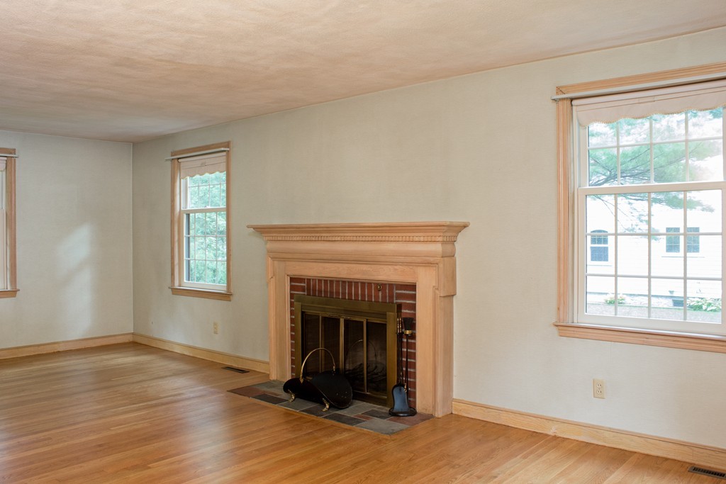 13 Emerson Road Medfield, MA 02052 - Photo 4 of 19 Gallery Image 4