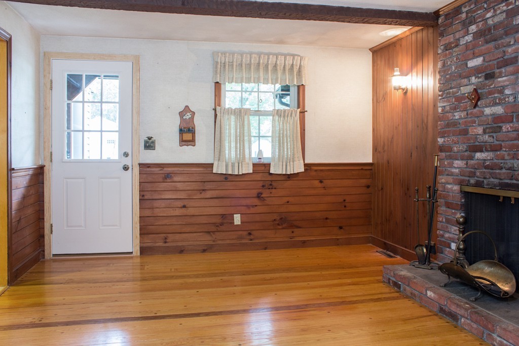 13 Emerson Road Medfield, MA 02052 - Photo 7 of 19 Gallery Image 7
