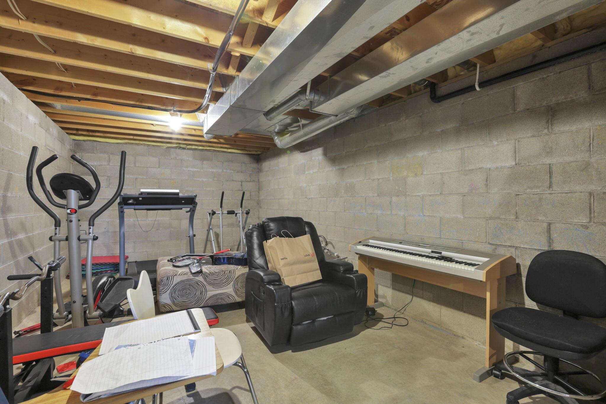2700 Raphael Drive Columbus, OH 43232 - Photo 30 of 35 31-web-or-mls-0V3A5961
