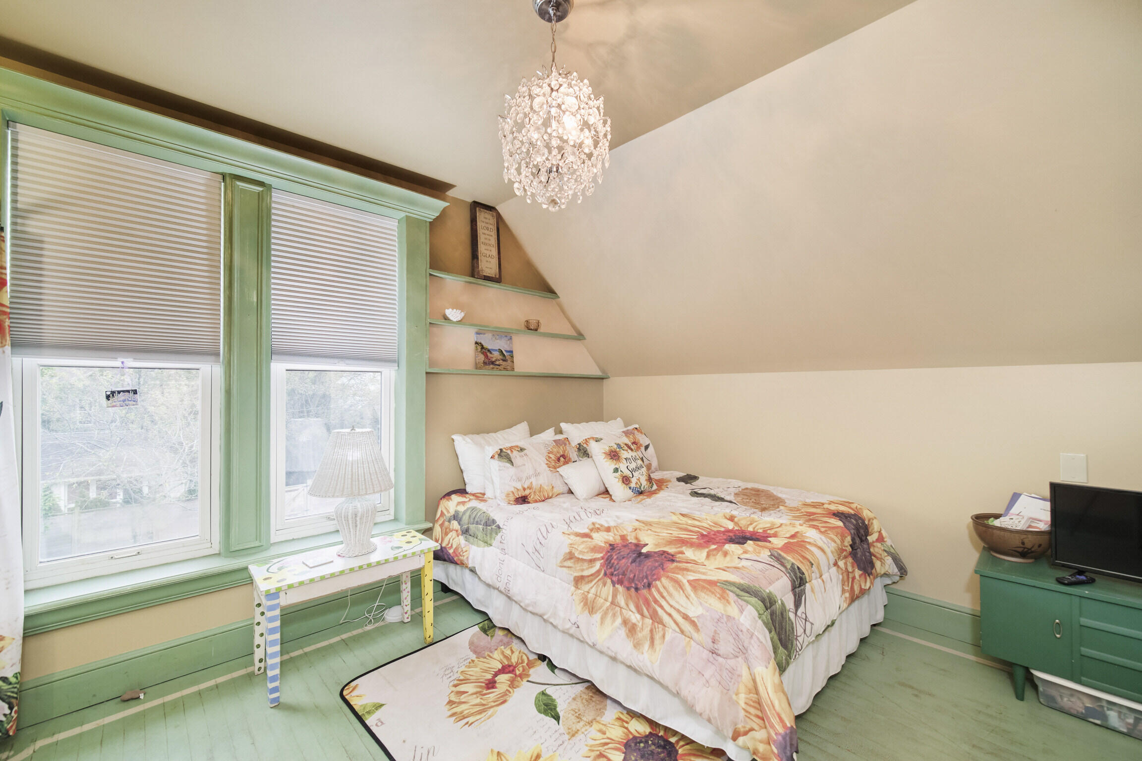 361 2nd Street Manistee, MI 49660 - Photo 58 of 104 Laundry/Bedroom 3