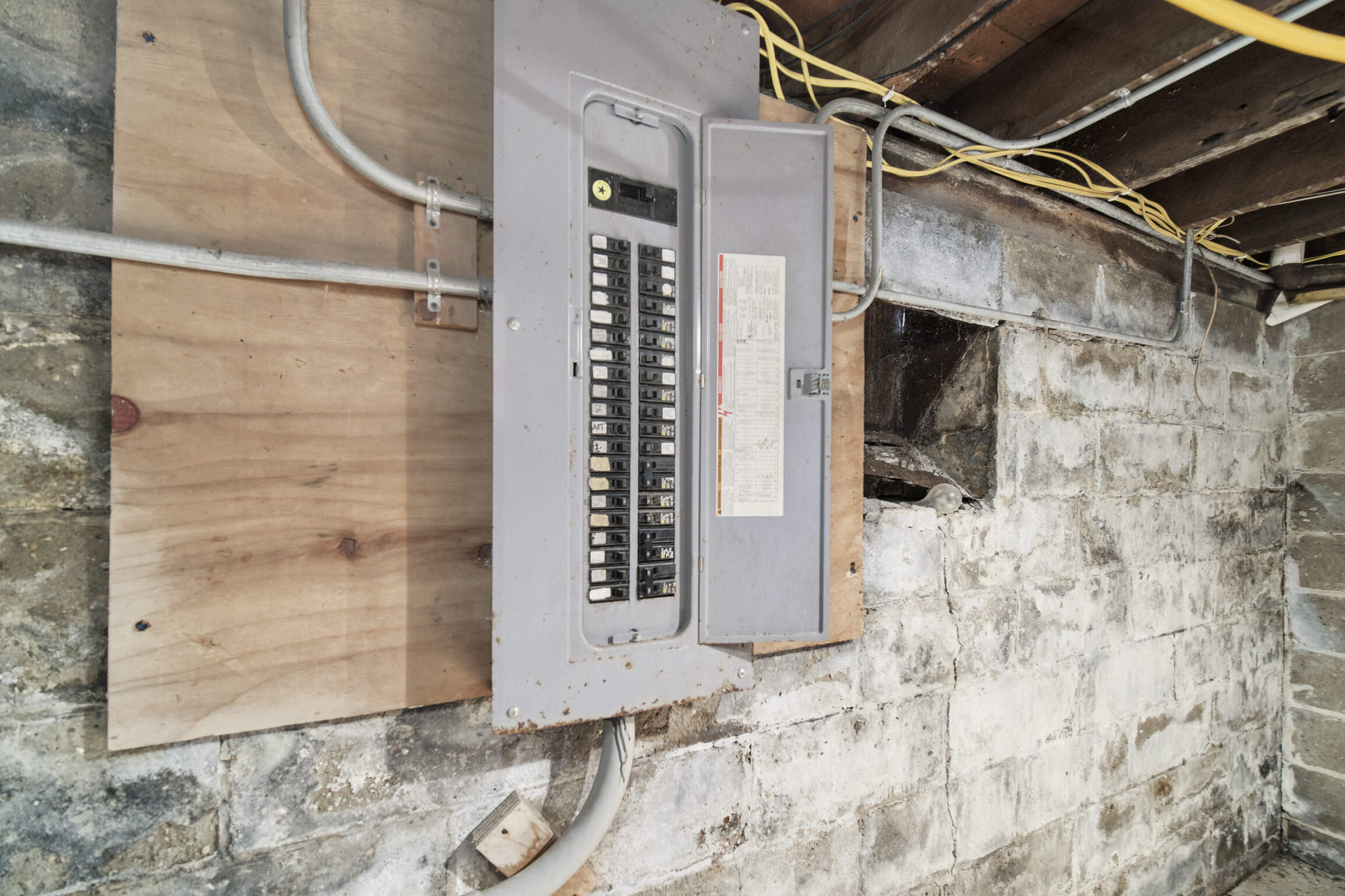 361 2nd Street Manistee, MI 49660 - Photo 94 of 104 Electric Service