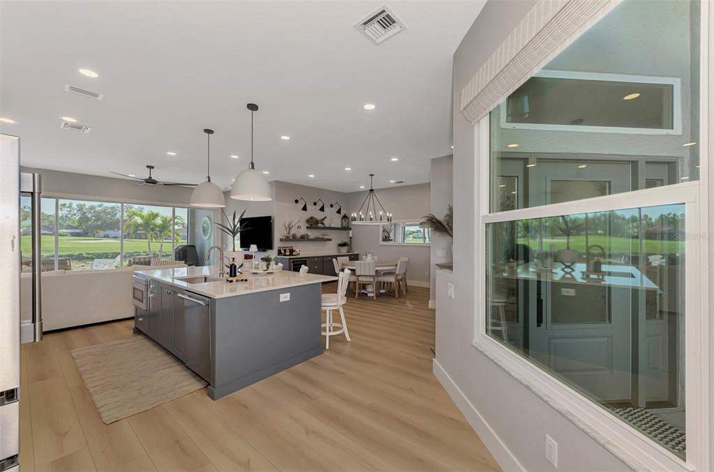 561 Fallbrook Drive Venice, FL 34292 - Photo 12 of 81