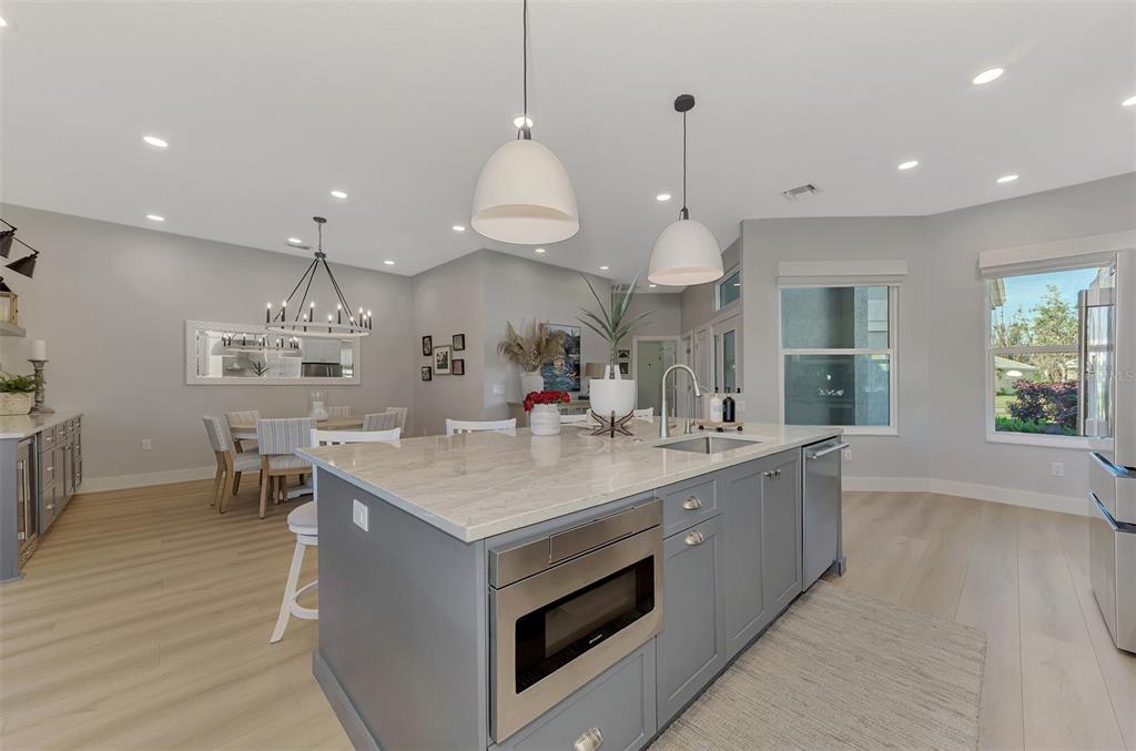 561 Fallbrook Drive Venice, FL 34292 - Photo 17 of 81