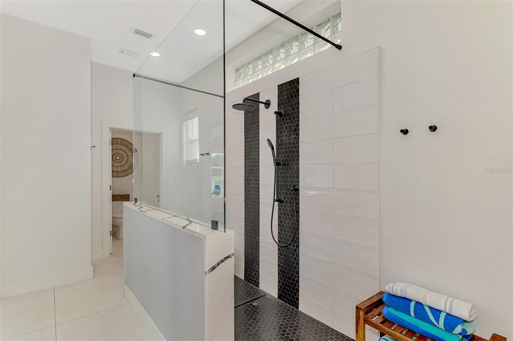 561 Fallbrook Drive Venice, FL 34292 - Photo 34 of 81