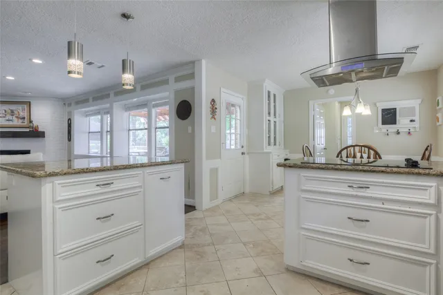 $3,200 | 22 Rosedale Brook Court, The Woodlands, TX 77381