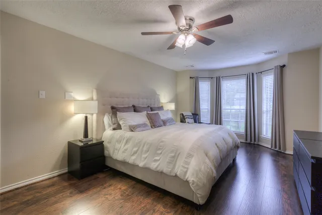 $3,200 | 22 Rosedale Brook Court, The Woodlands, TX 77381