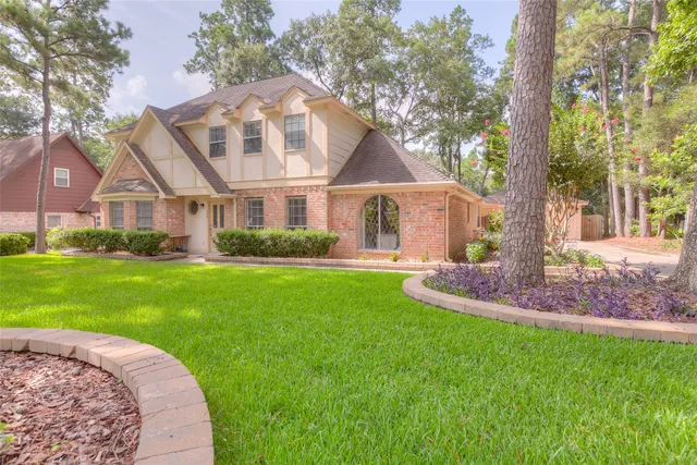 $3,200 | 22 Rosedale Brook Court, The Woodlands, TX 77381