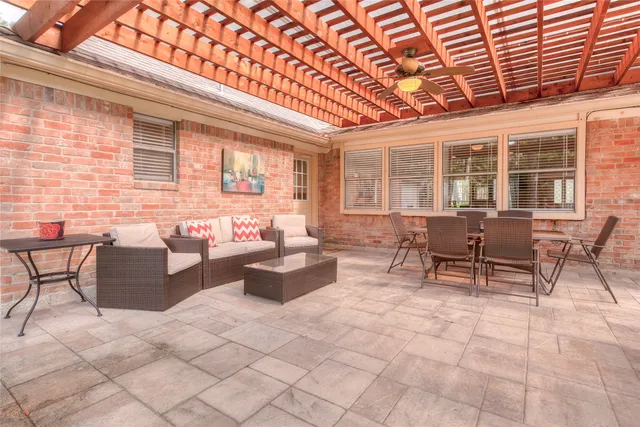 $3,200 | 22 Rosedale Brook Court, The Woodlands, TX 77381