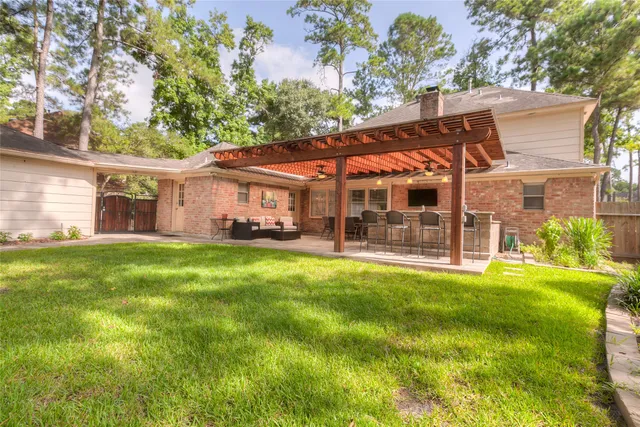 $3,200 | 22 Rosedale Brook Court, The Woodlands, TX 77381