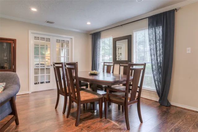 $3,200 | 22 Rosedale Brook Court, The Woodlands, TX 77381