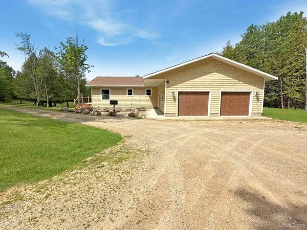 $499,995 | 3930 East East Road, Powers, MI 49874