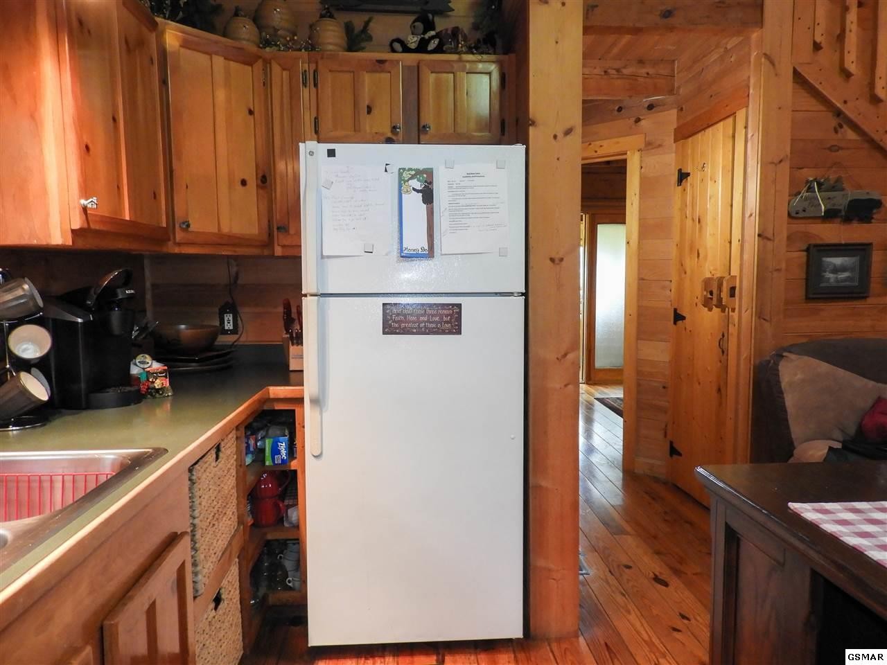 253 Cherokee Path Way Sevierville, TN 37876 - Photo 13 of 36 Gallery Image 13