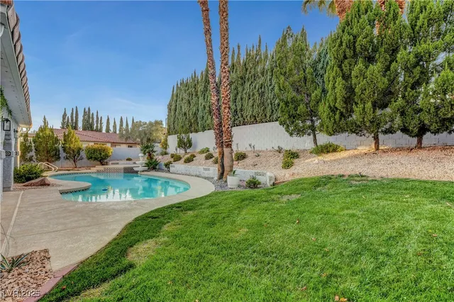 $579,900 | 2825 Waterview Drive, Las Vegas, NV 89117
