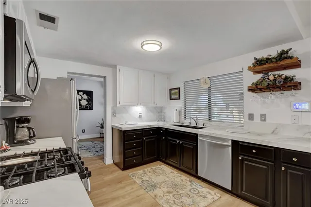 $579,900 | 2825 Waterview Drive, Las Vegas, NV 89117