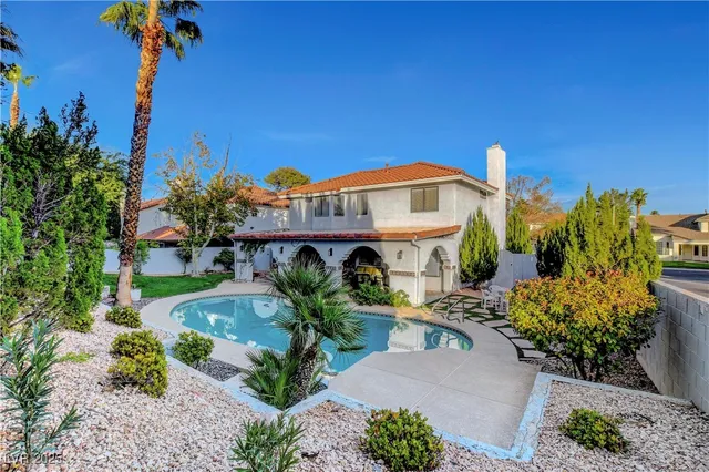 $579,900 | 2825 Waterview Drive, Las Vegas, NV 89117