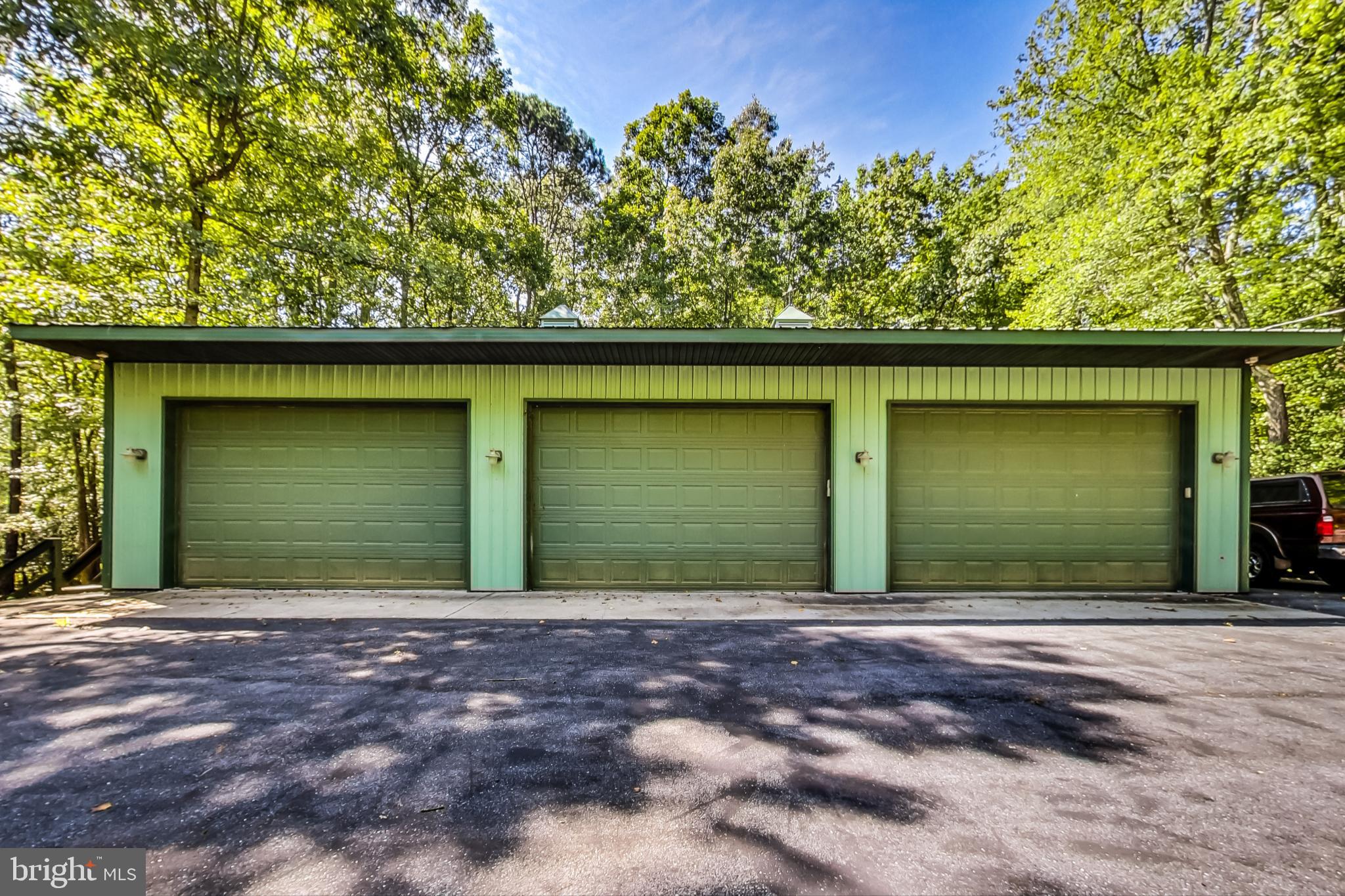 206 Gambrills Road Gambrills, MD 21054 - Photo 4 of 65 Three-Car/Bay Detached Garage