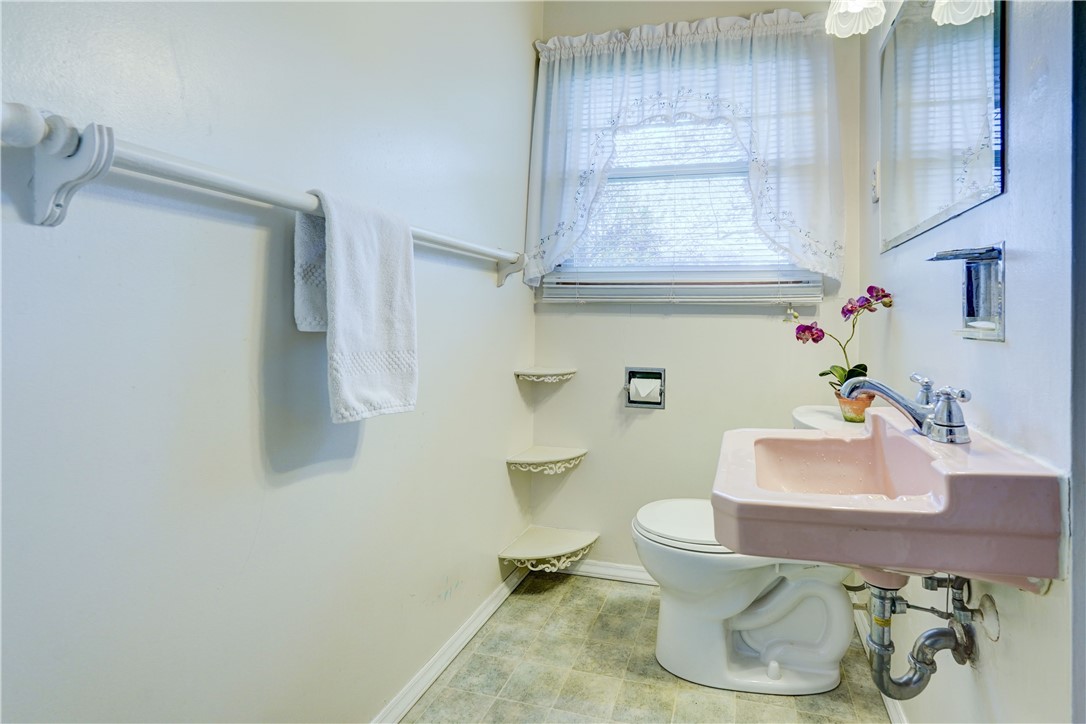 432 Hollybrook Road Henrietta, NY 14623 - Photo 18 of 33