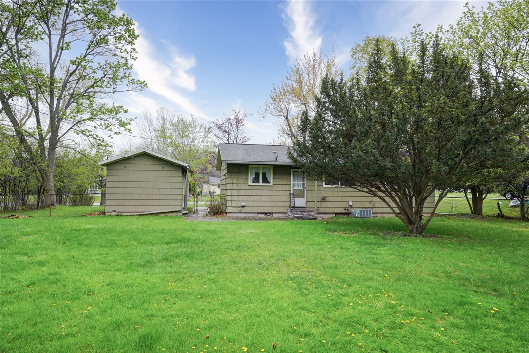 432 Hollybrook Road Henrietta, NY 14623 - Photo 5 of 33
