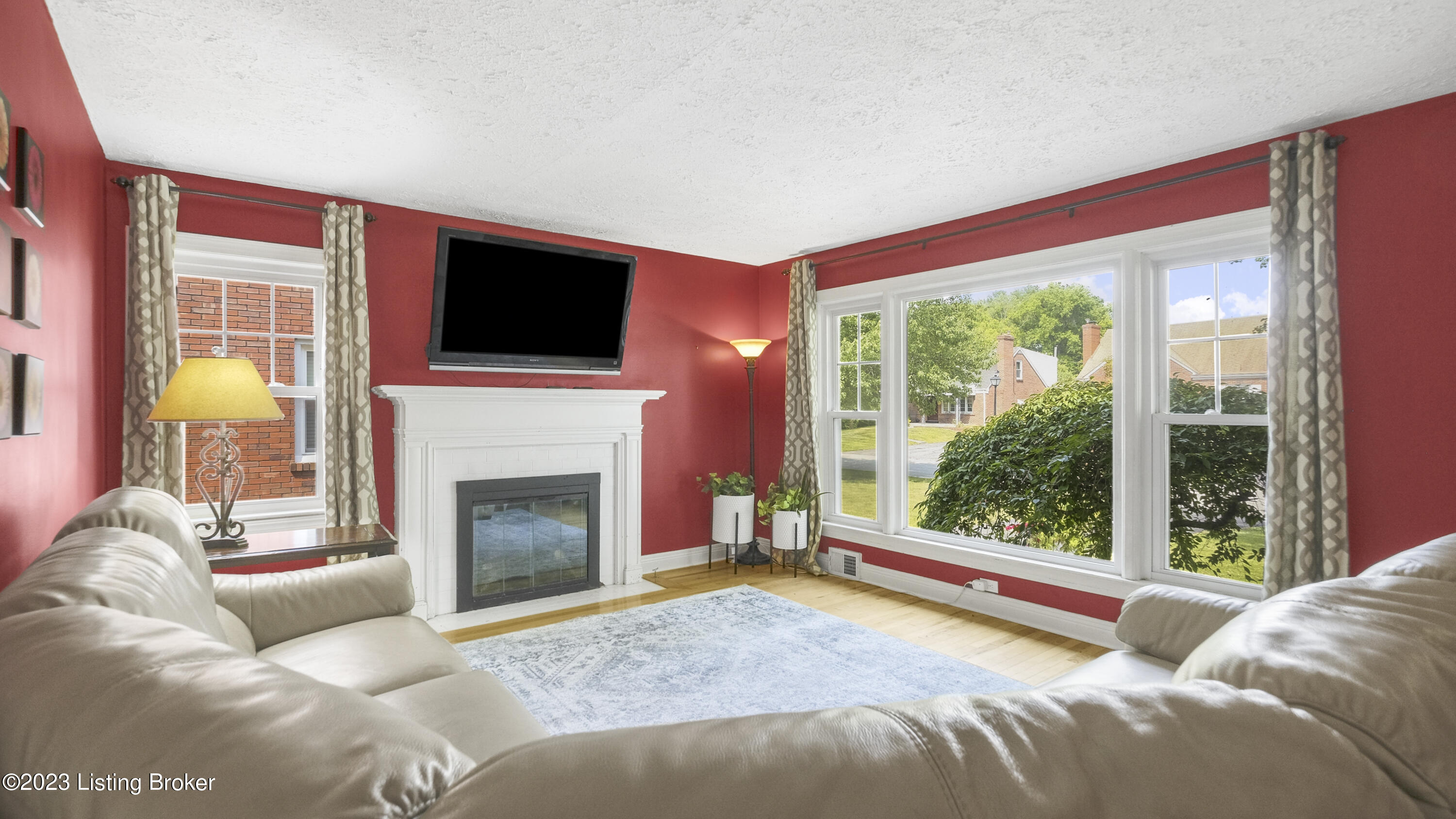 310 Merriman Road Louisville, KY 40207 - Photo 4 of 34 310 Merriman Rd-1006